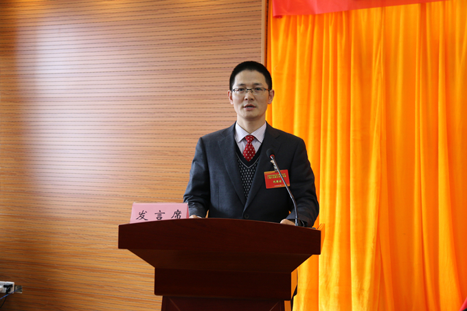 公司黨委副書記、總經理方申柱作工作報告